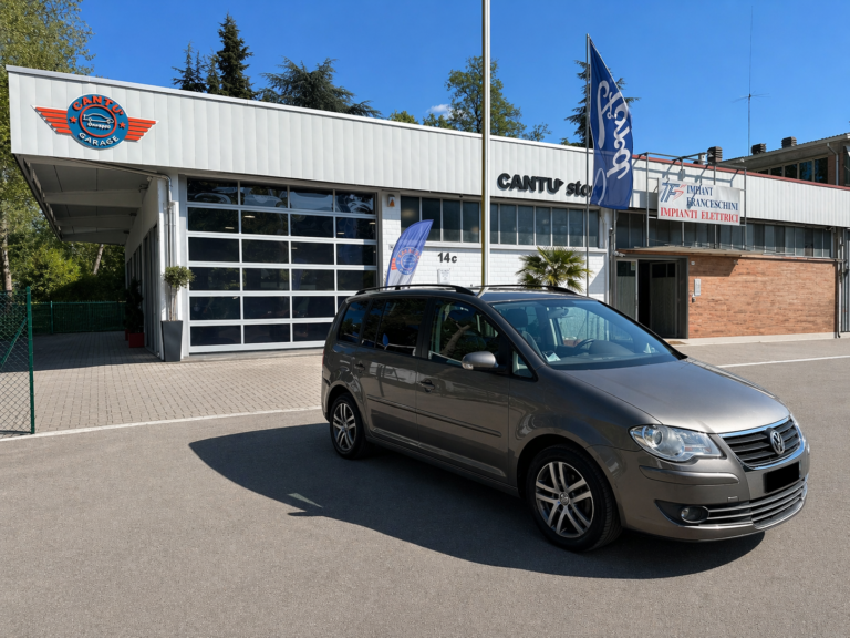 VW TOURAN 1.6 Benzina/METANO 102CV 2009 – €3.000